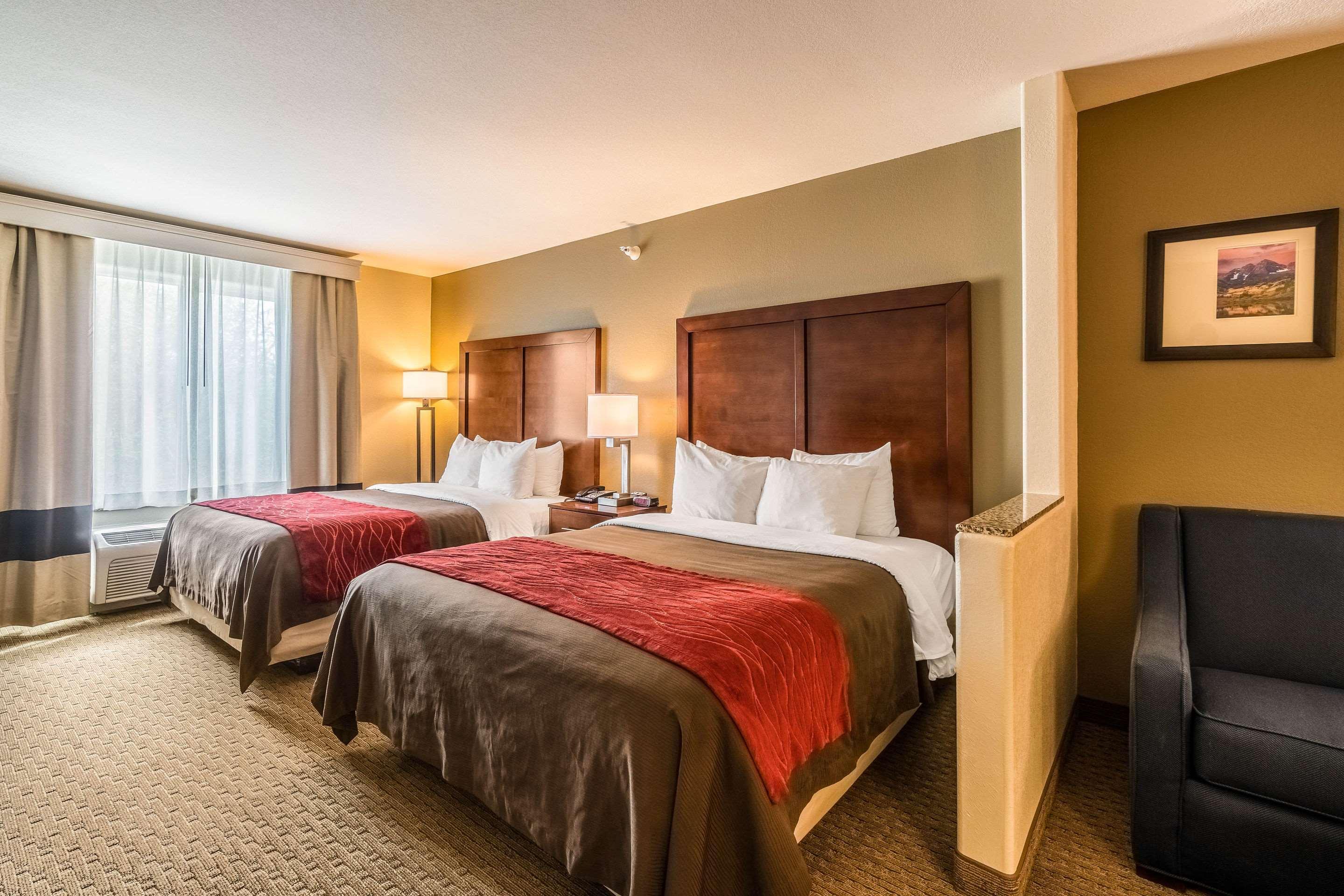 רייפל Comfort Inn & Suites מראה חיצוני תמונה