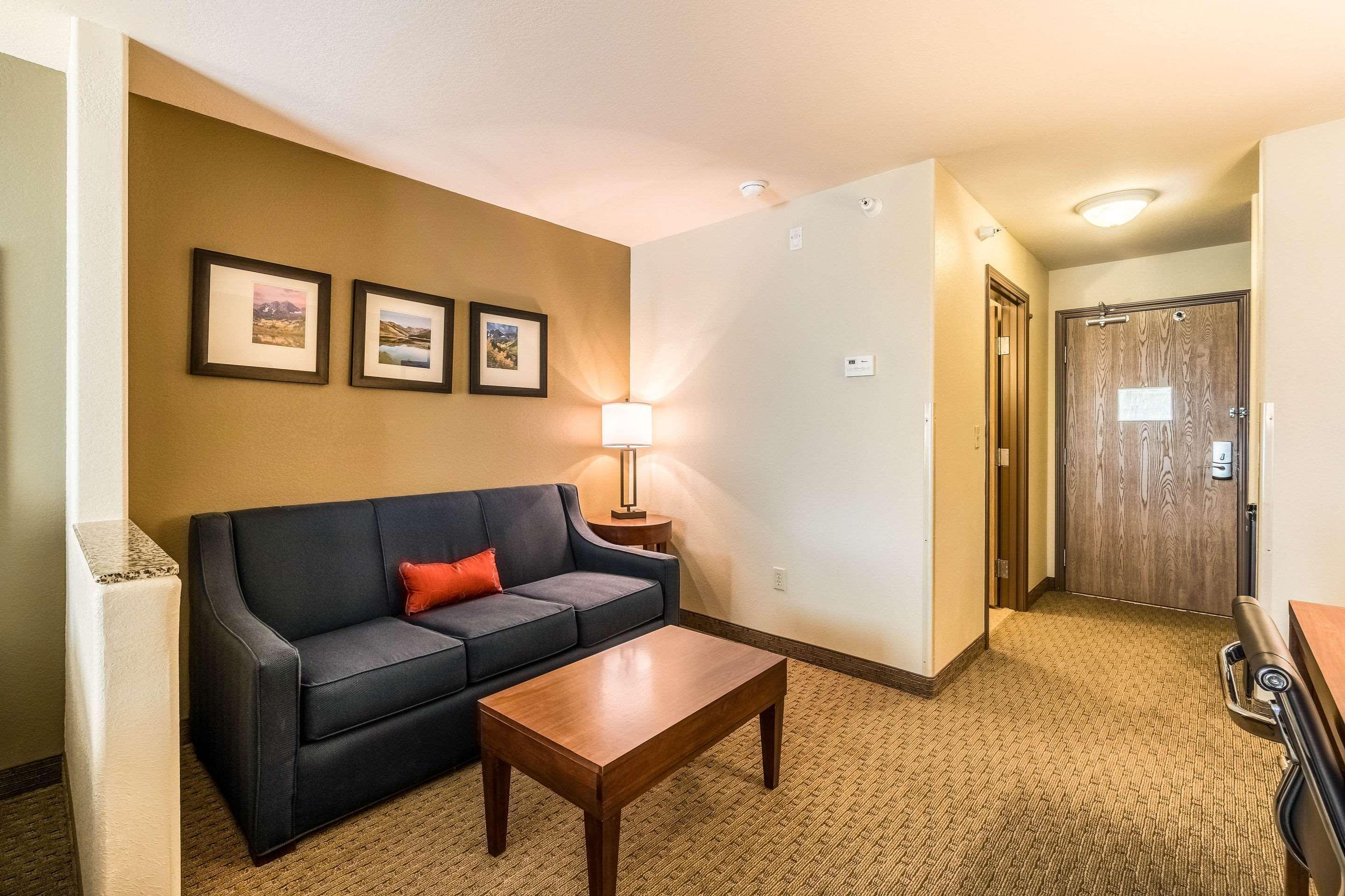 רייפל Comfort Inn & Suites מראה חיצוני תמונה