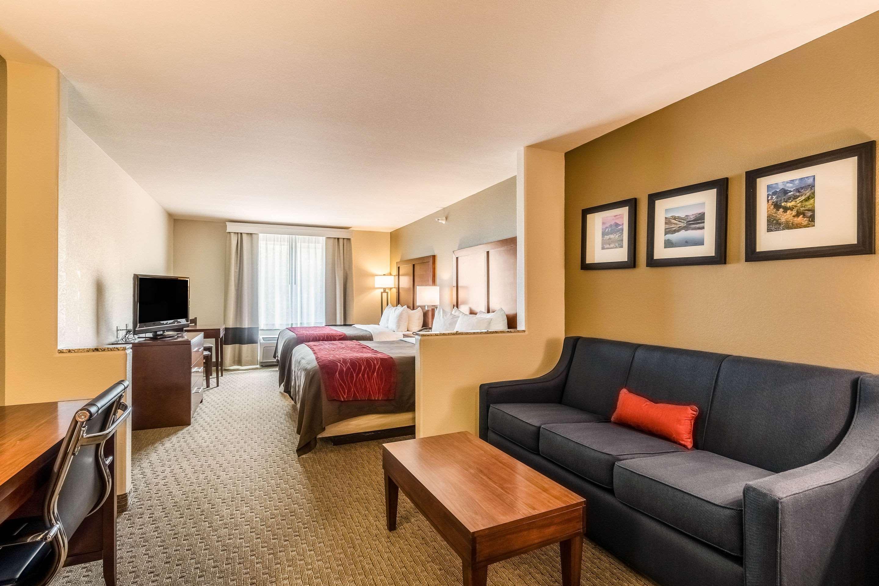 רייפל Comfort Inn & Suites מראה חיצוני תמונה