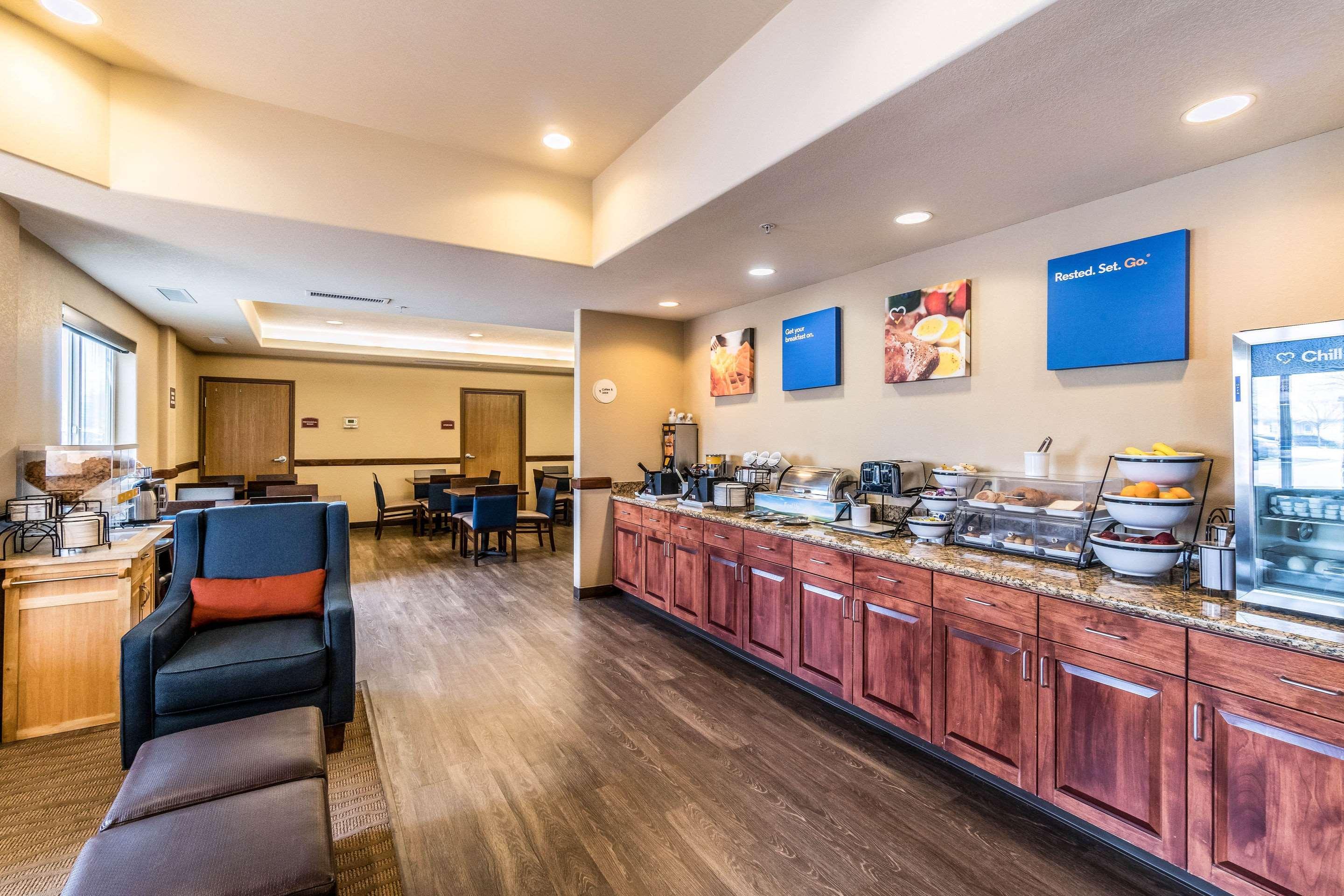 רייפל Comfort Inn & Suites מראה חיצוני תמונה