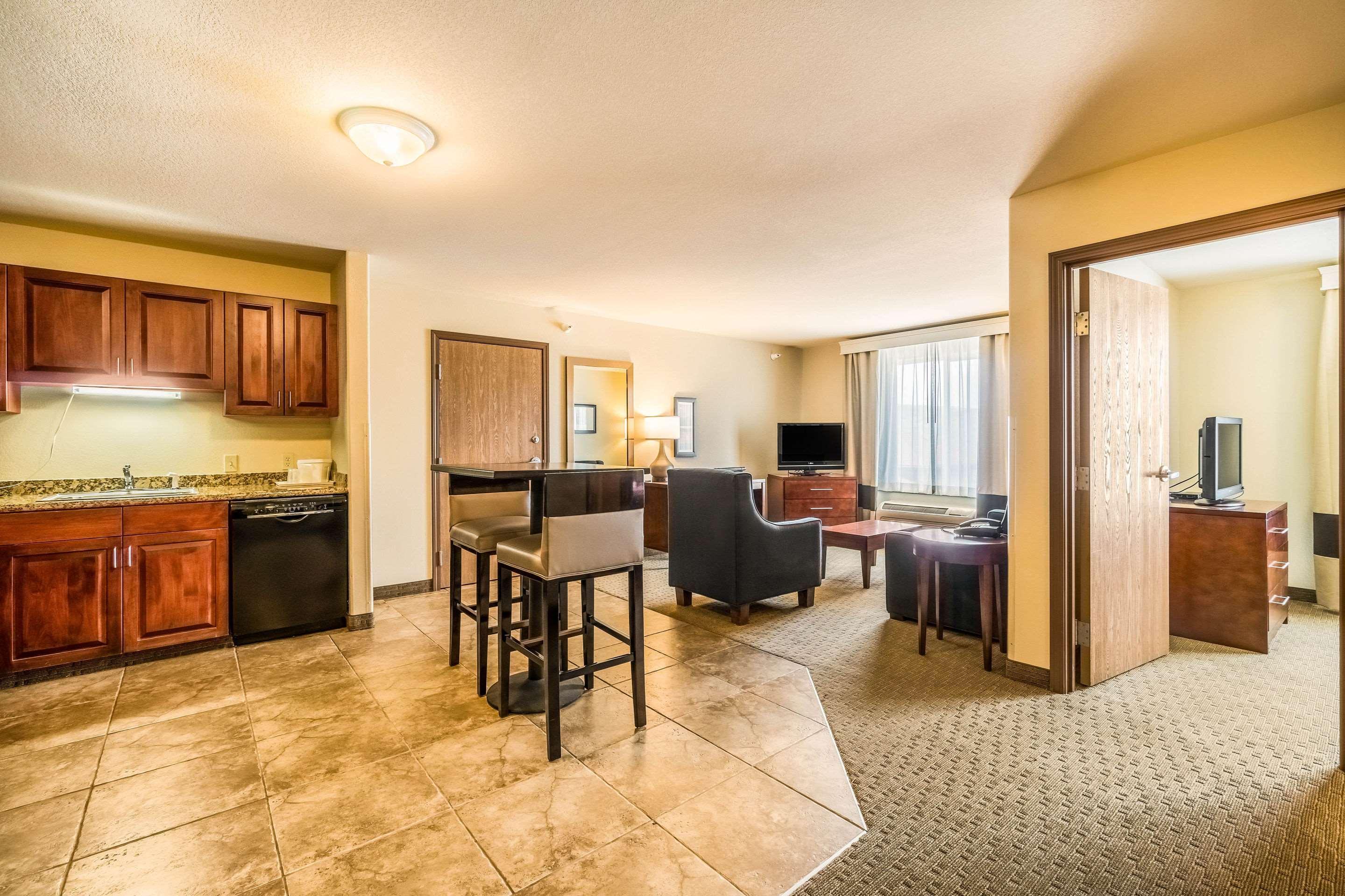 רייפל Comfort Inn & Suites מראה חיצוני תמונה