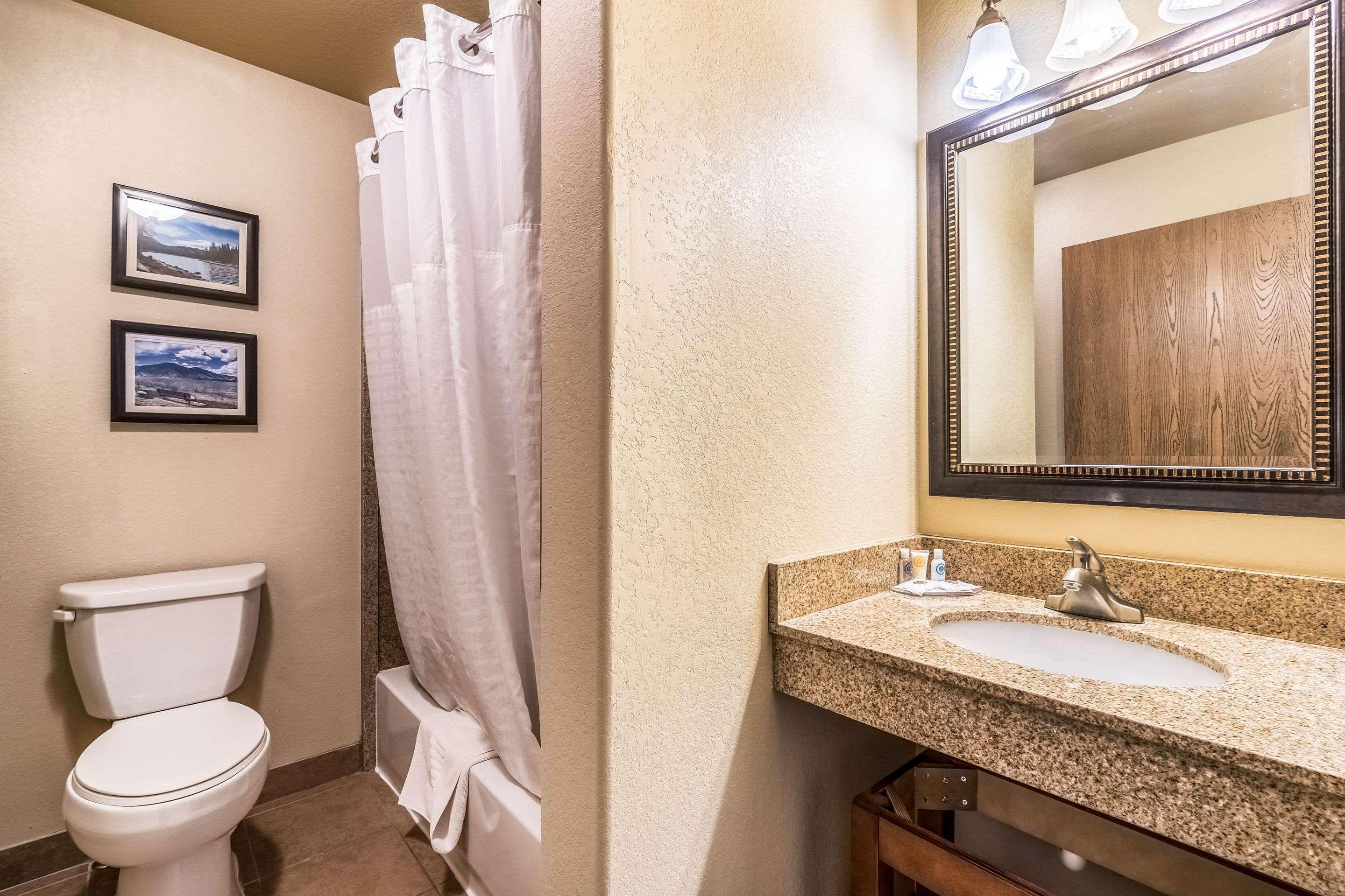 רייפל Comfort Inn & Suites מראה חיצוני תמונה