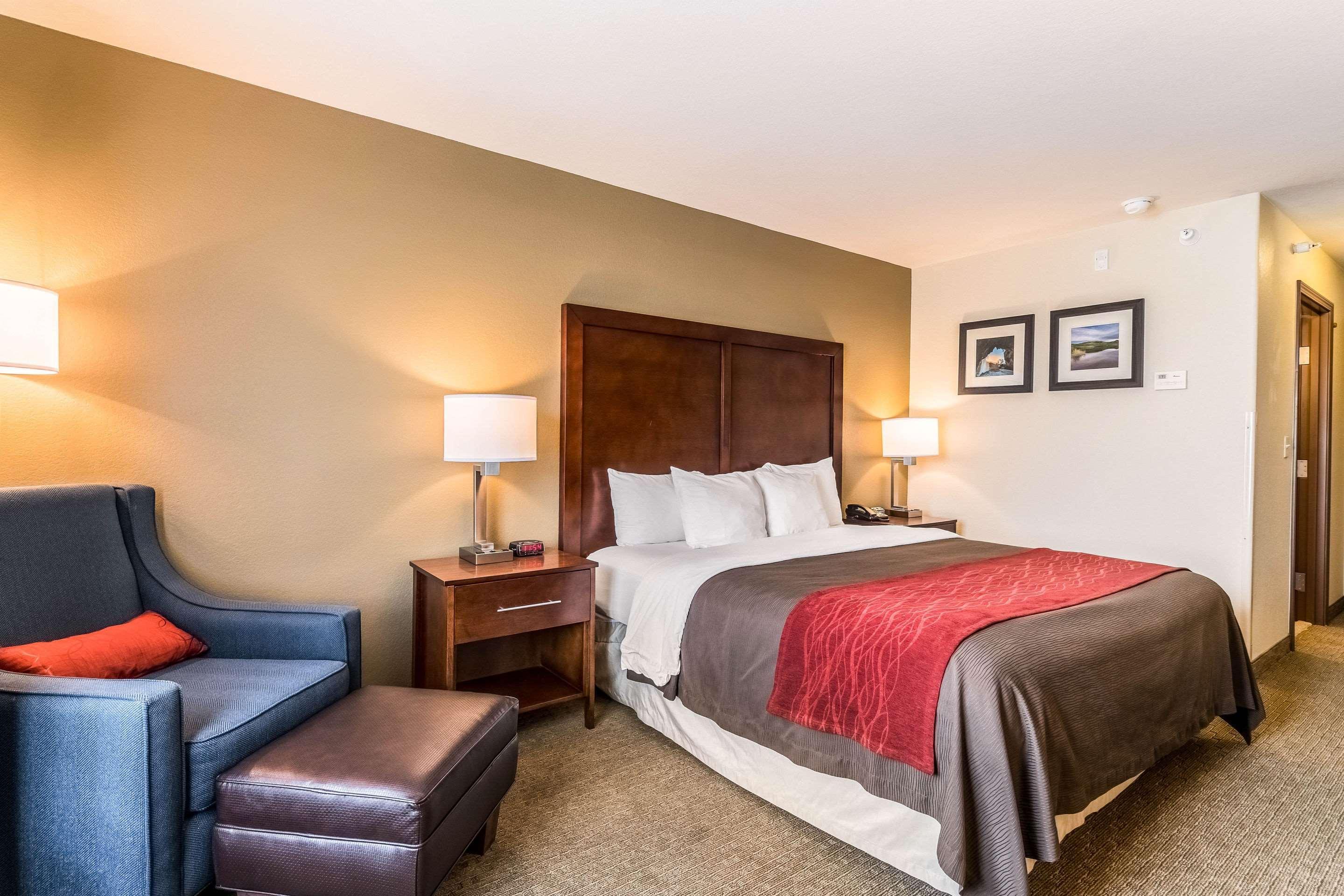 רייפל Comfort Inn & Suites מראה חיצוני תמונה
