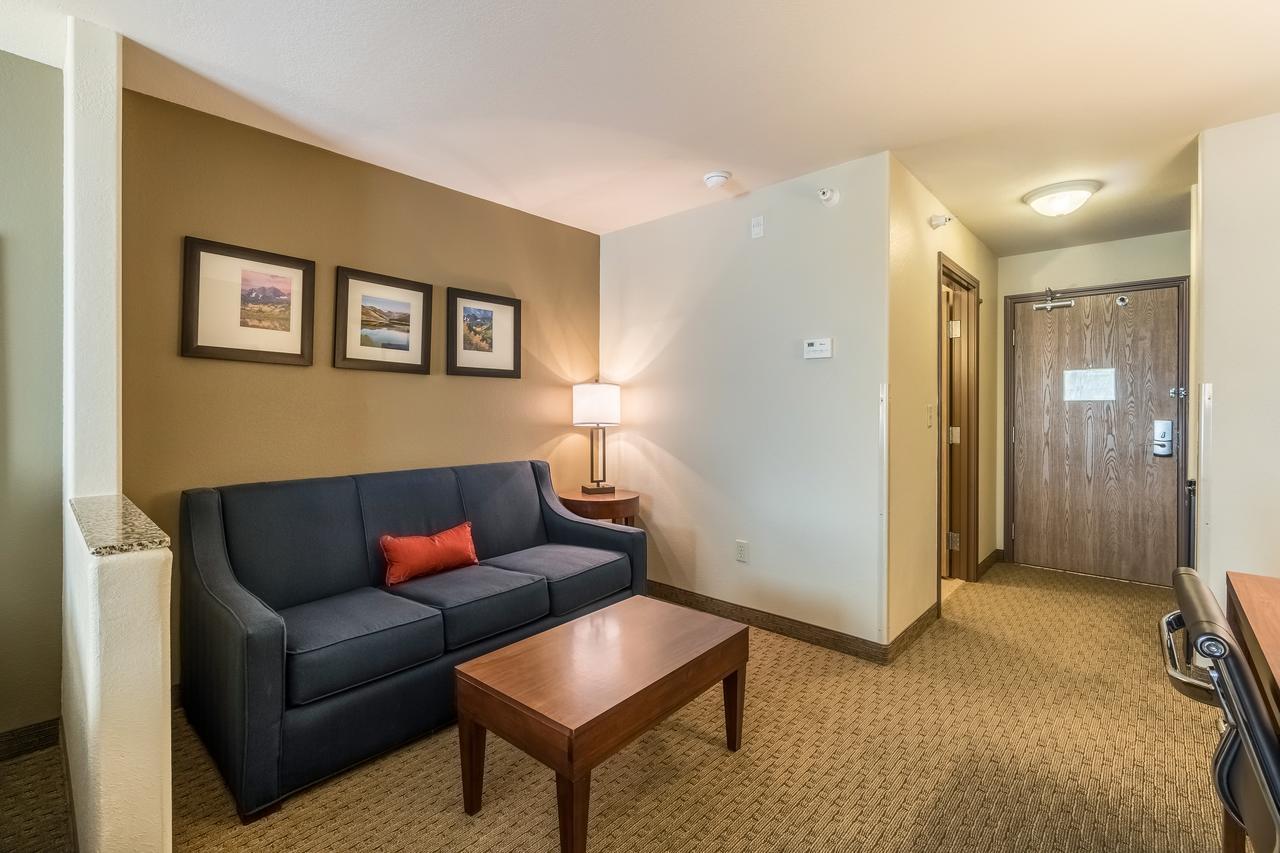 רייפל Comfort Inn & Suites מראה חיצוני תמונה