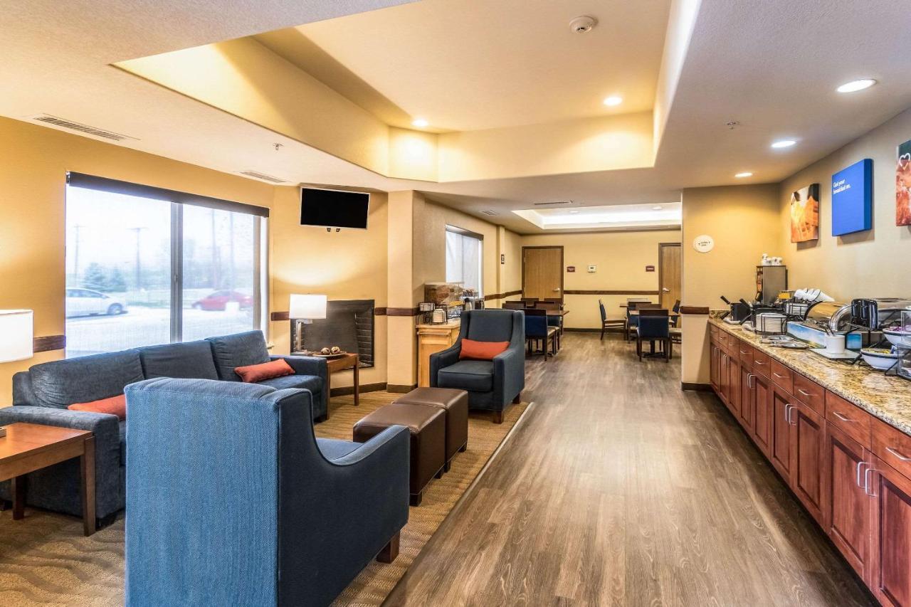 רייפל Comfort Inn & Suites מראה חיצוני תמונה
